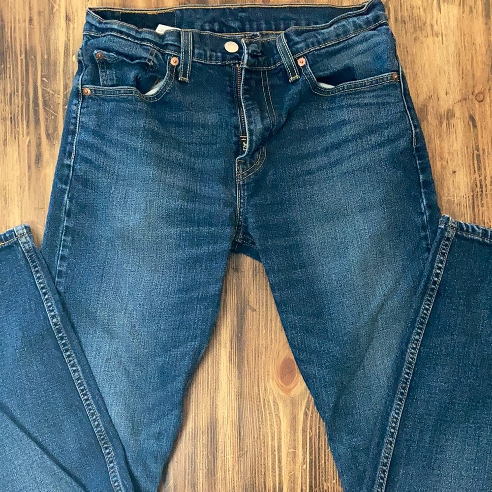 512 Levis medium wash slim fit
